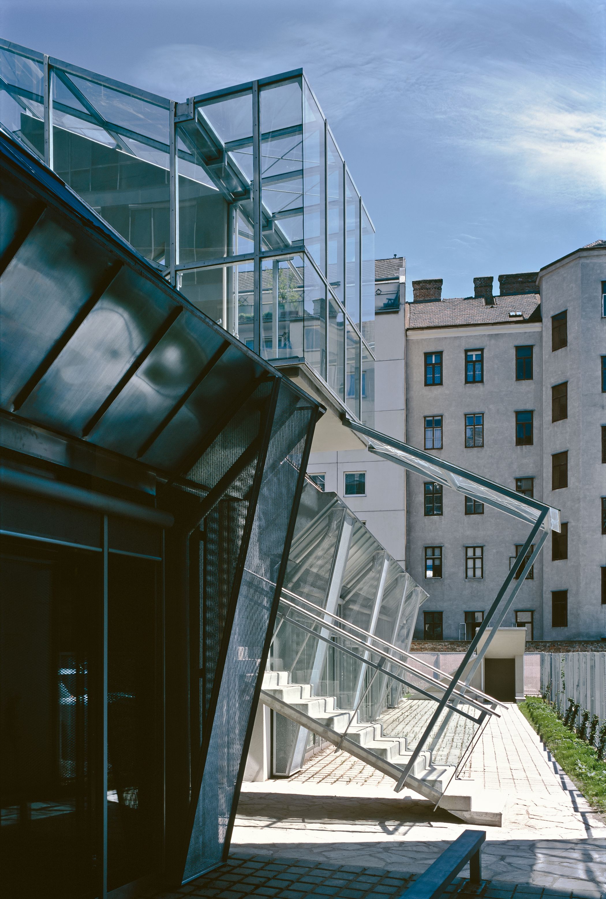 Tt5 Hinten Im Hof Morris